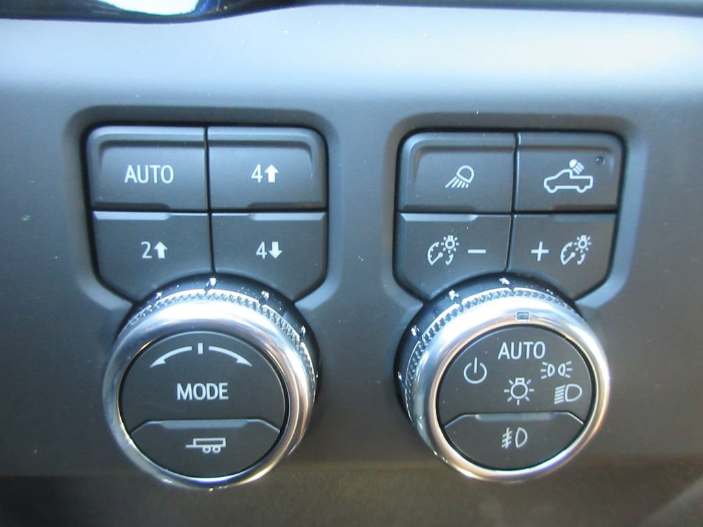 New 2026 GMC Sierra 2500 AT4 AWD/4WD image 17
