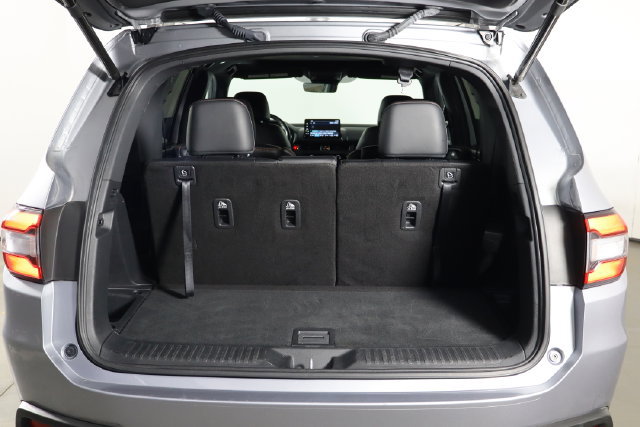 Used 2025 Honda Pilot TrailSport image 17