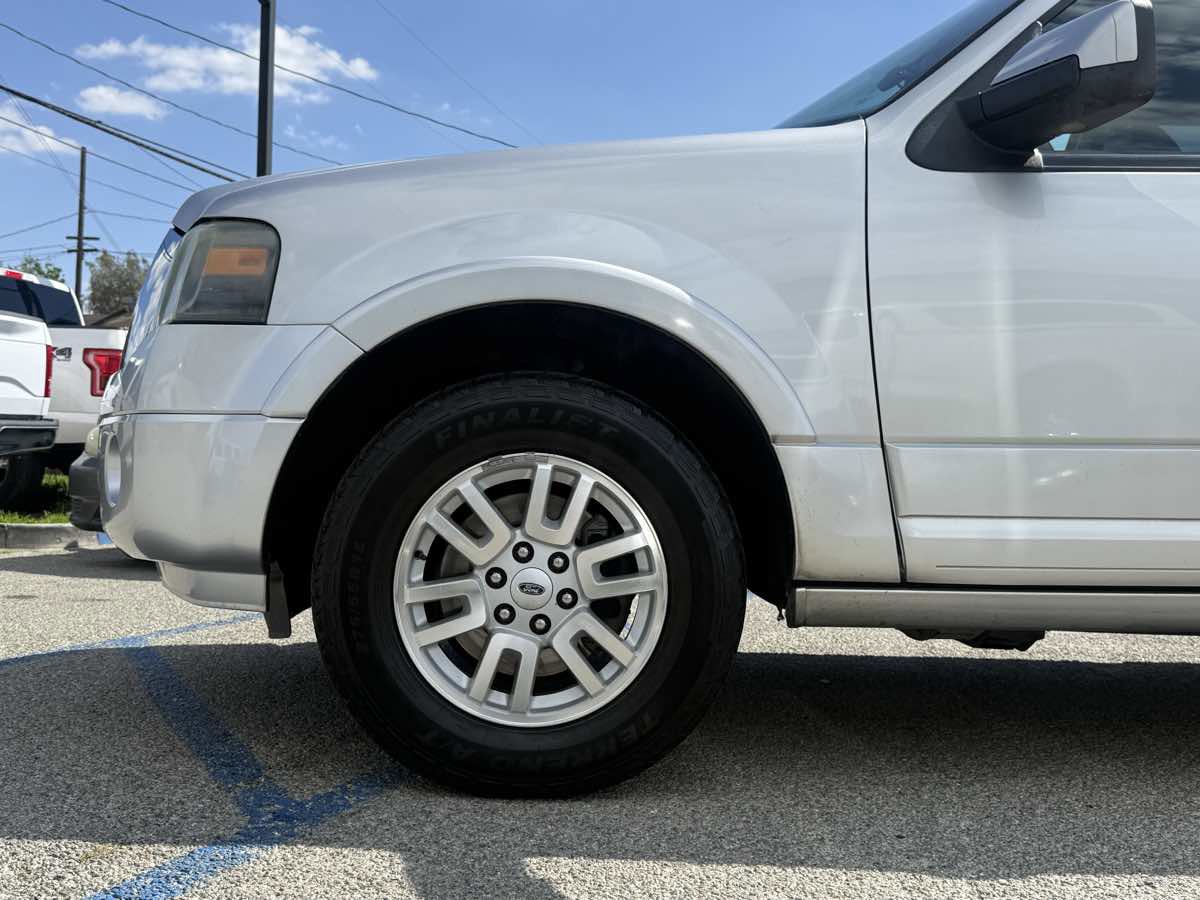 Used 2014 Ford Expedition EL Limited w/ Equipment Group 301A image 3