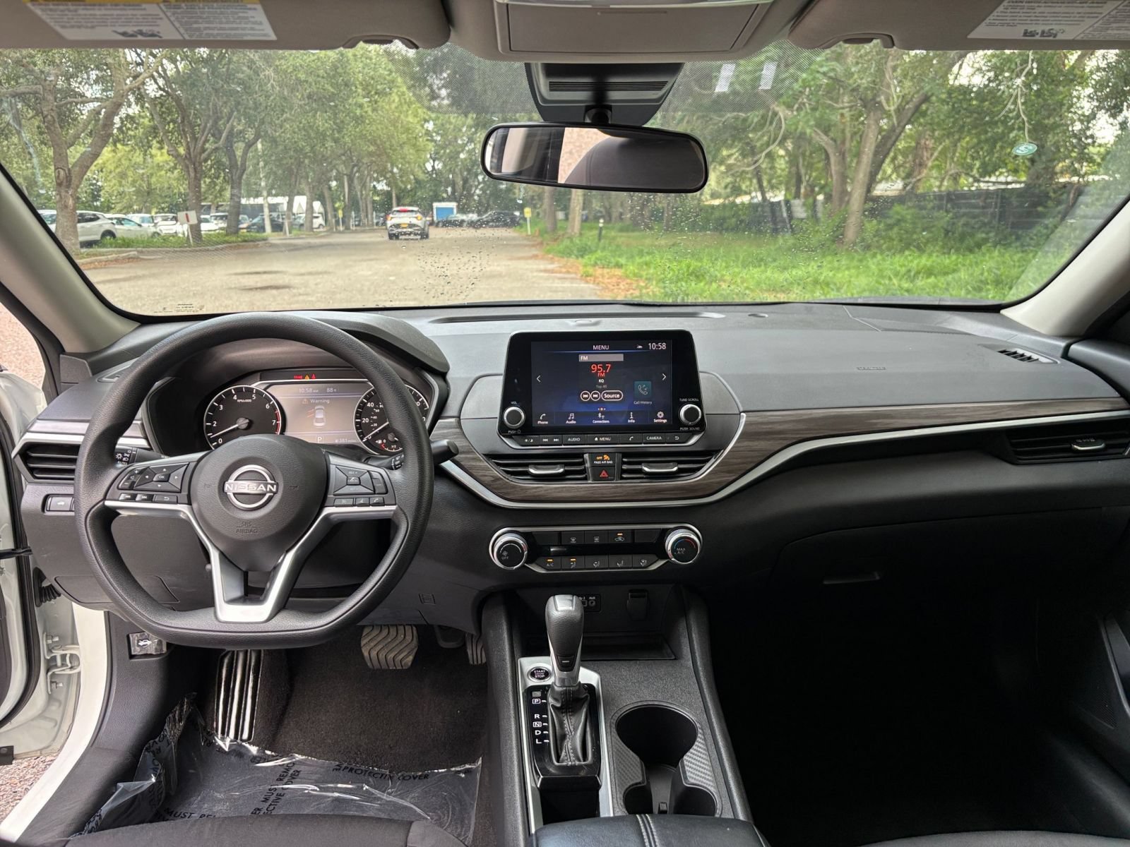 Used 2025 Nissan Altima 2.5 SV FWD image 25
