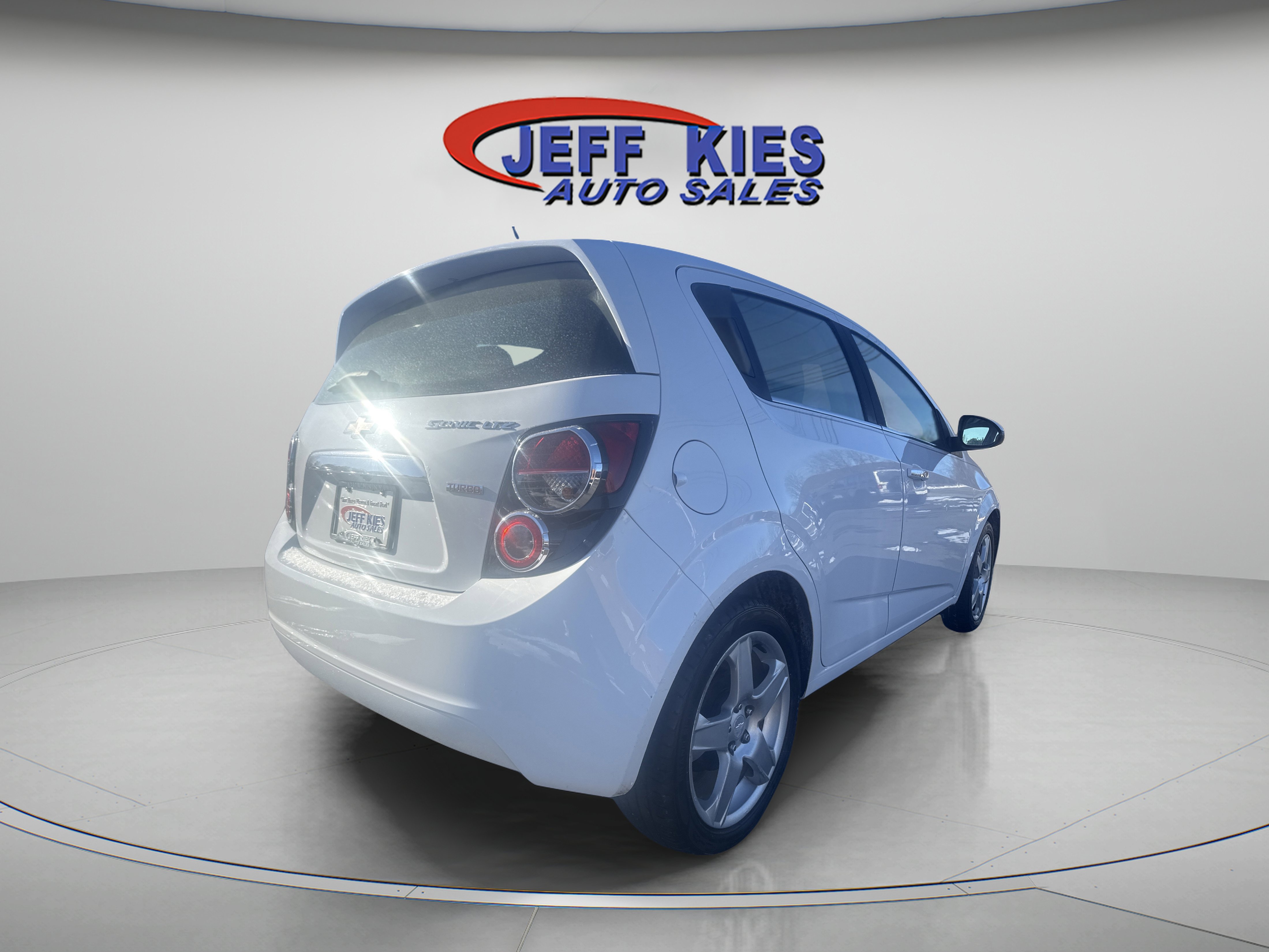 Used 2015 Chevrolet Sonic LTZ image 4