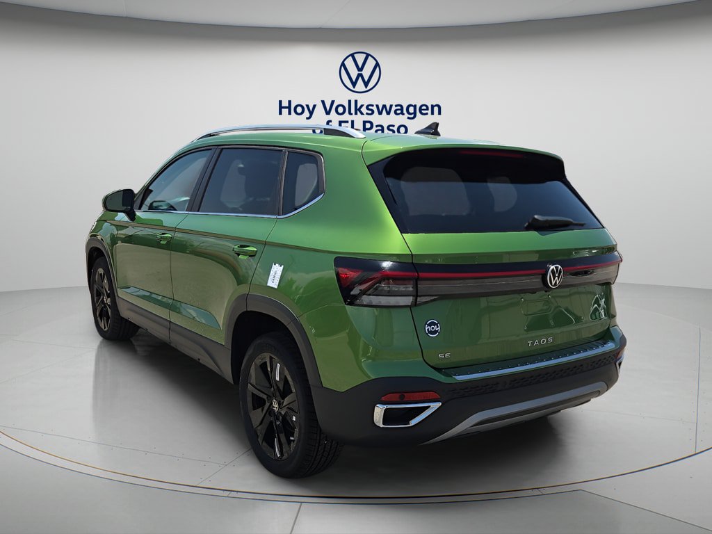 New 2026 Volkswagen Taos SE FWD image 4