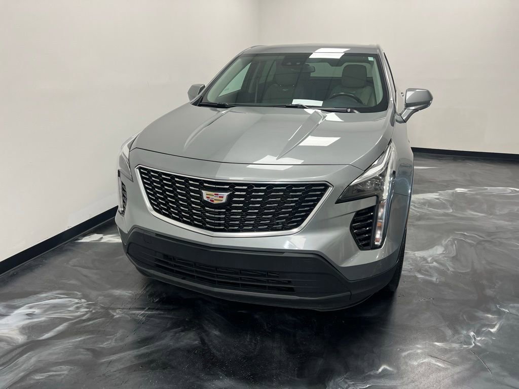 Used 2023 Cadillac XT4 Luxury w/ Trailering Package image 3