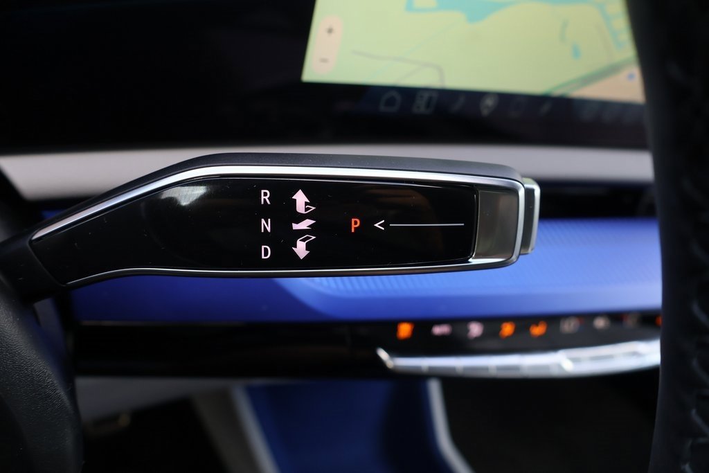 New 2025 Cadillac Optiq Luxury 2 image 28