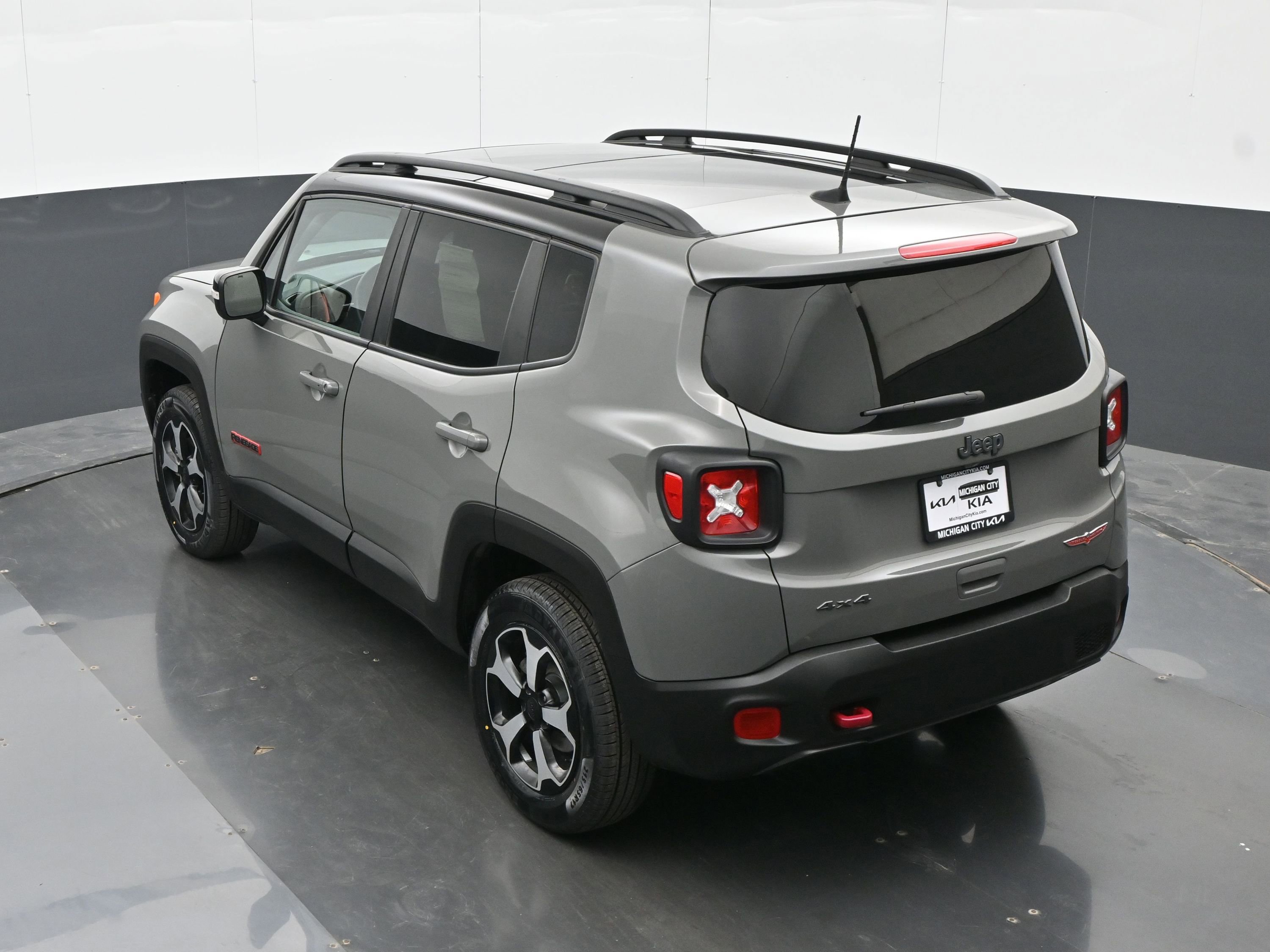 Used 2022 Jeep Renegade Trailhawk w/ Sun/Sound Group AWD/4WD image 31