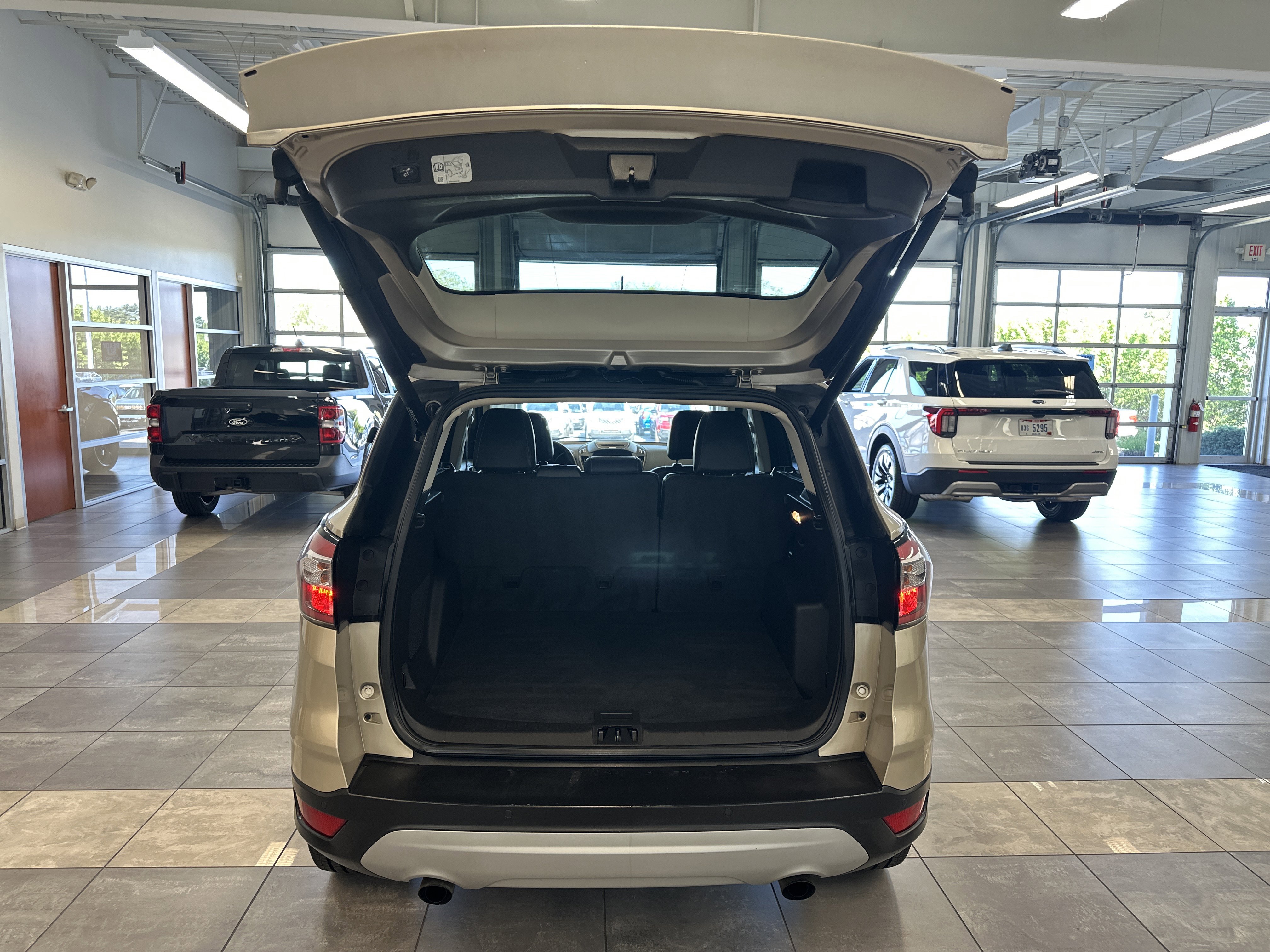 Used 2017 Ford Escape Titanium image 27