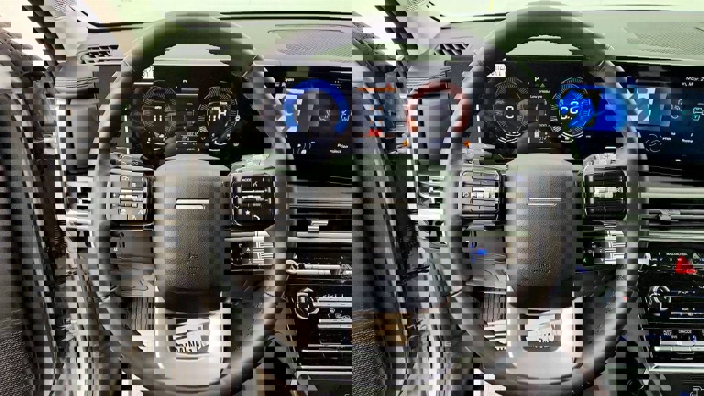 Used 2025 Hyundai Santa Fe SE image 13