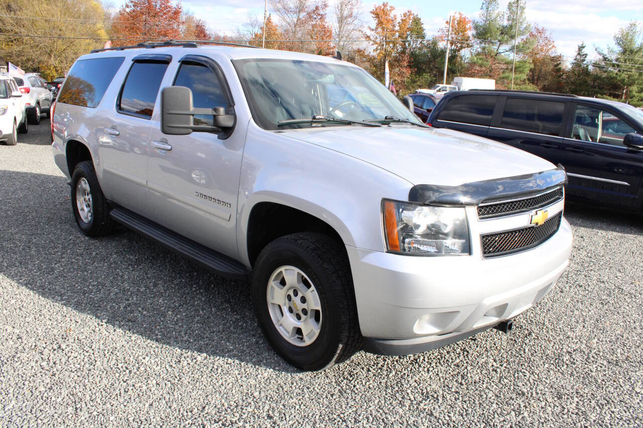 Used 2014 Chevrolet Suburban LS image 4