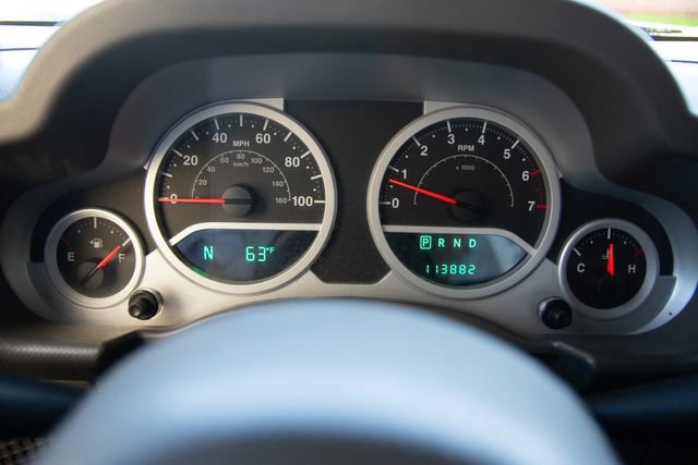 Used 2009 Jeep Wrangler Unlimited Rubicon w/ Dual Top Group image 28