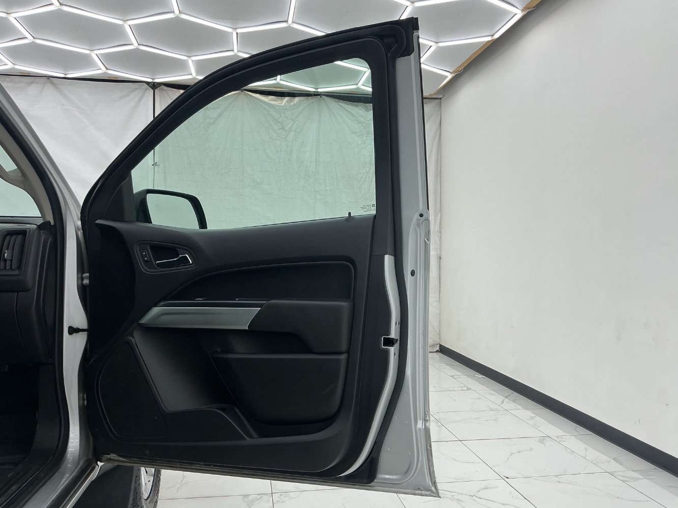 Used 2018 Chevrolet Colorado LT w/ LT Convenience Package AWD/4WD image 19
