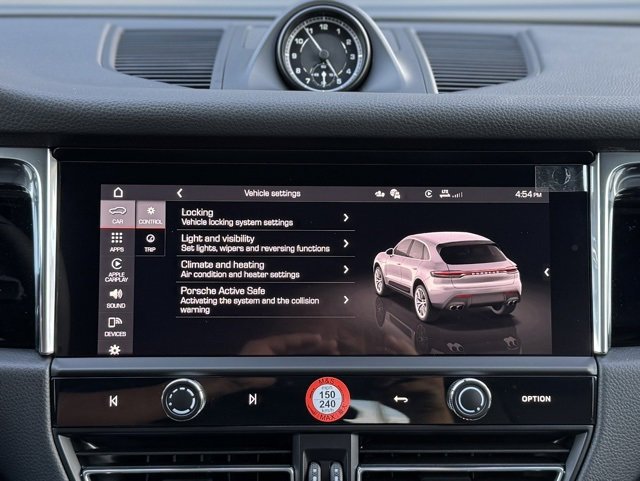 New 2026 Porsche Macan image 23