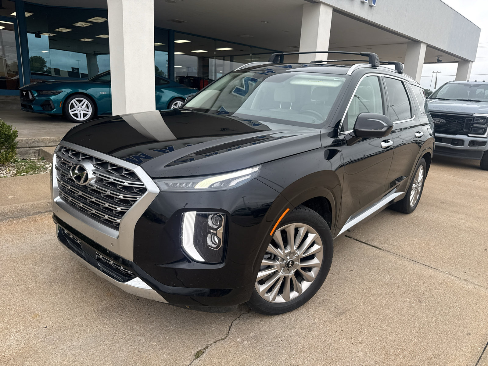 Used 2020 Hyundai Palisade Limited FWD image 2