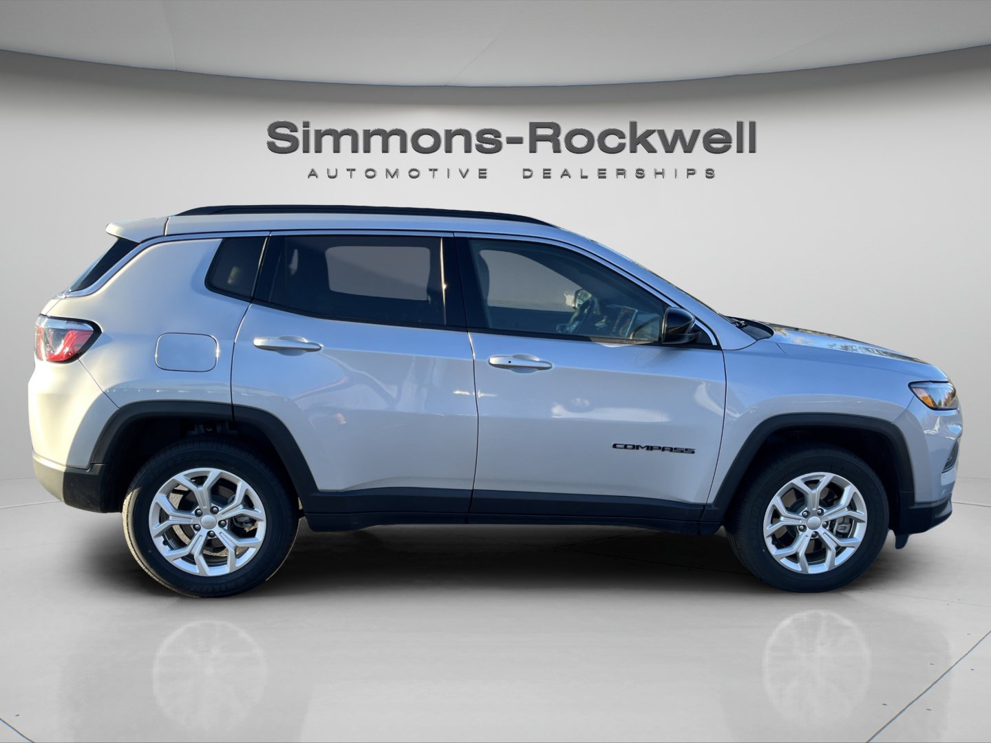 Used 2024 Jeep Compass Latitude AWD/4WD image 6