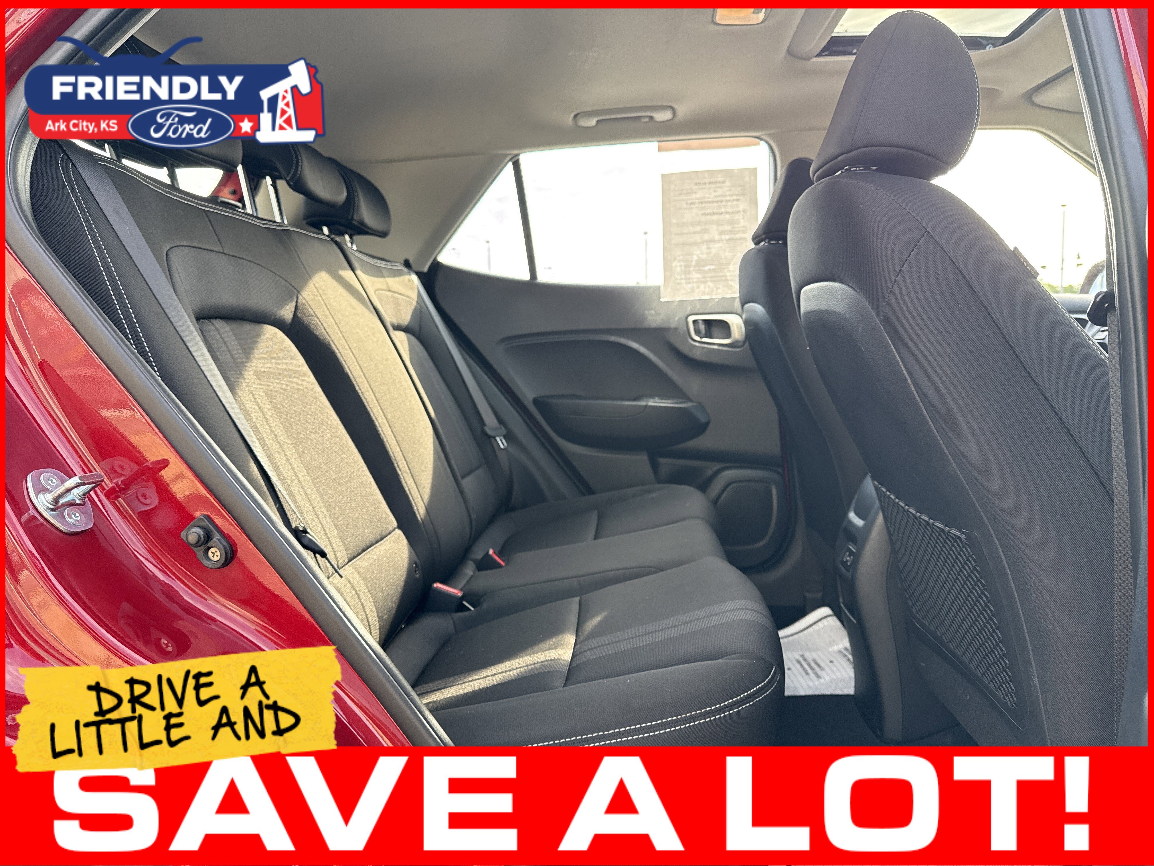 Used 2025 Hyundai Venue SEL FWD image 17