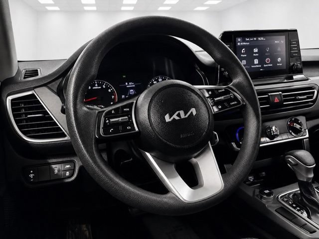 Used 2023 Kia Seltos LX AWD/4WD image 18
