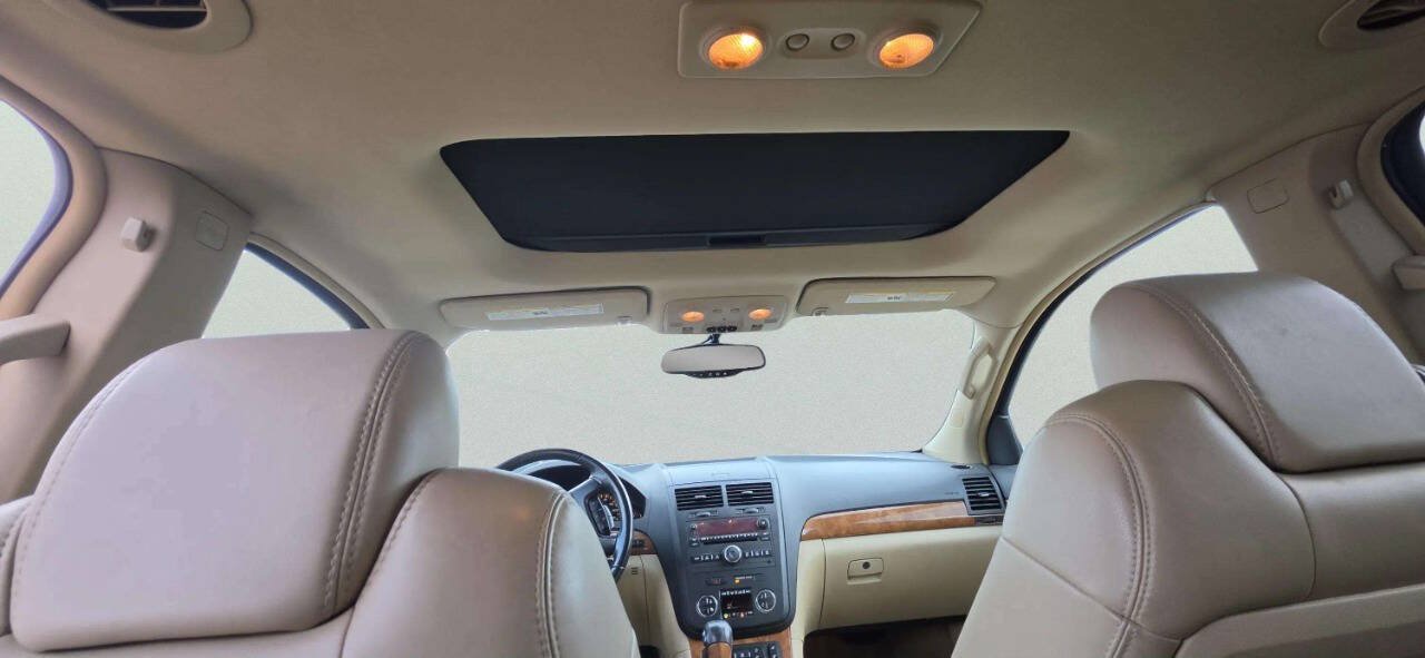 Used 2008 Saturn Outlook XR w/ Premium Trim Package FWD image 9