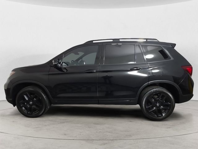 Used 2024 Honda Passport Black Edition image 2
