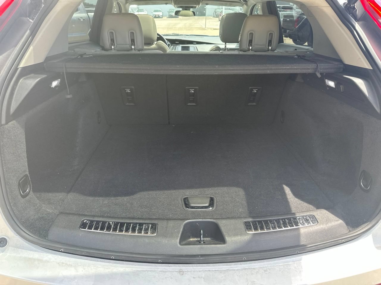 Used 2019 Cadillac XT4 Premium Luxury w/ Cold Weather Package FWD image 10