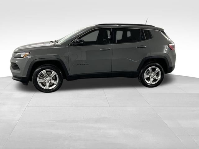 Used 2024 Jeep Compass Latitude w/ Sun and Sound Group image 5