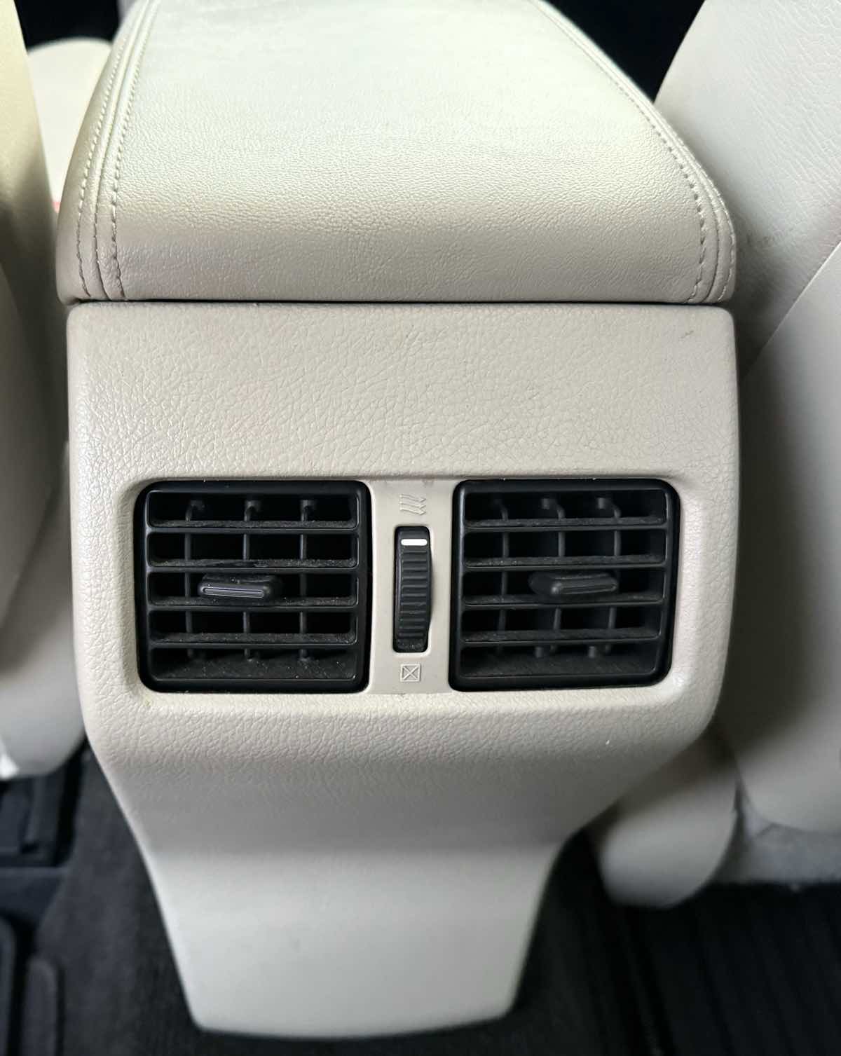 Used 2014 Subaru Outback 2.5i Limited image 14