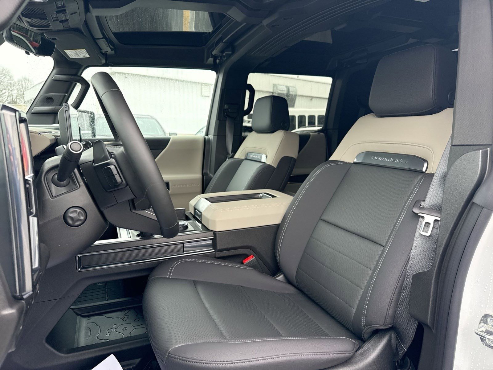 New 2026 GMC Hummer EV SUV w/ LPO, Illumination Package image 13