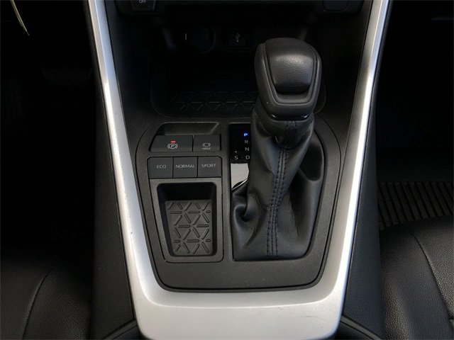 Used 2022 Toyota RAV4 LE image 20