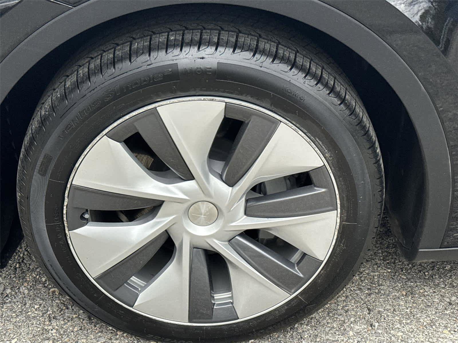 Used 2023 Tesla Model Y AWD image 11