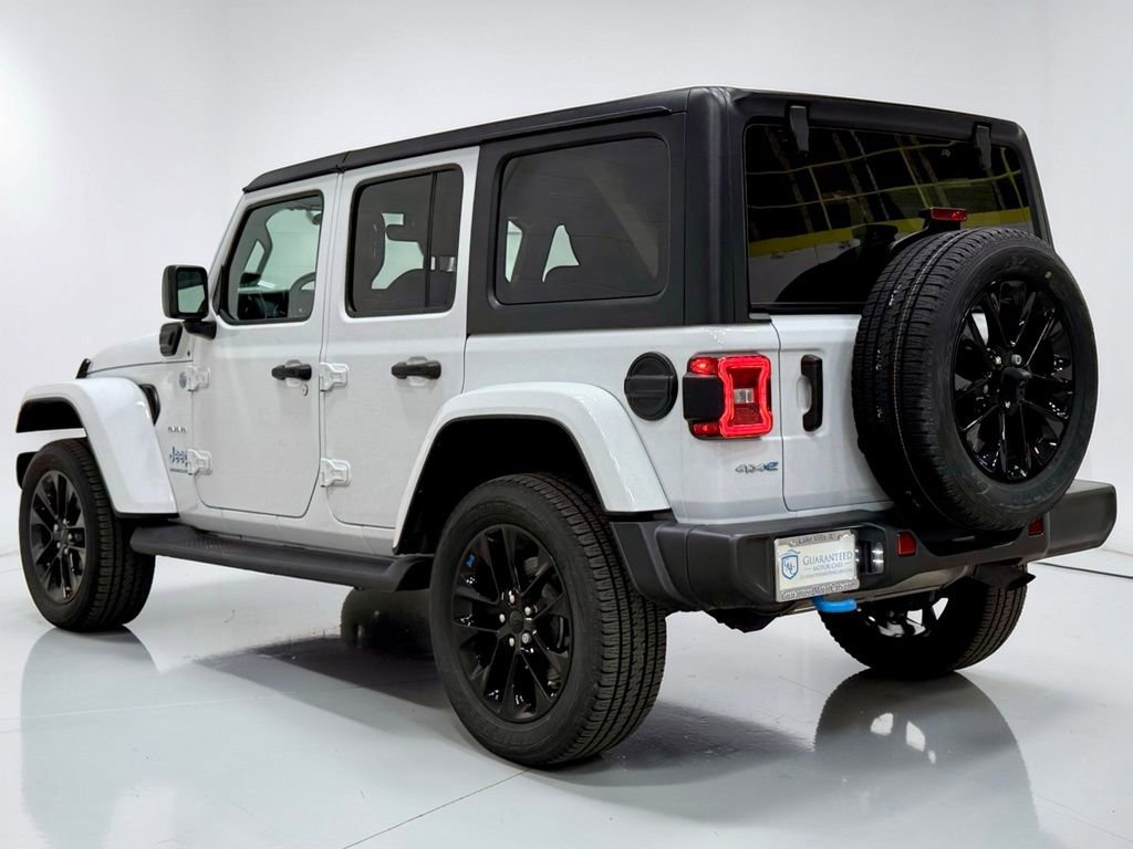 Used 2023 Jeep Wrangler Sahara w/ Cold Weather Group image 20