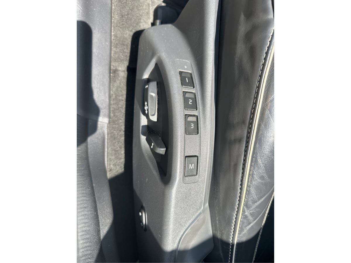 Used 2018 Volvo XC90 T6 Momentum w/ Convenience Package AWD/4WD image 16