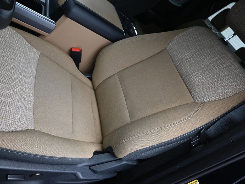 Used 2025 Ford F350 XLT w/ Black Appearance Package image 16