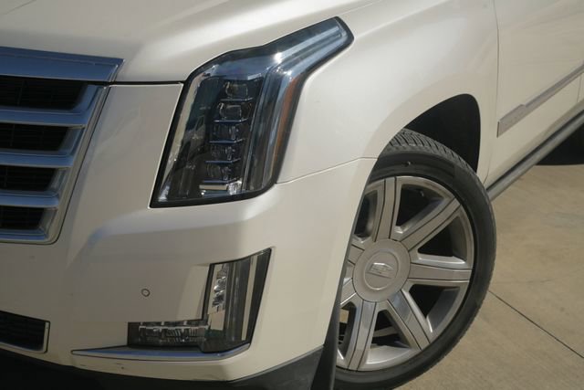 Used 2015 Cadillac Escalade Premium image 3