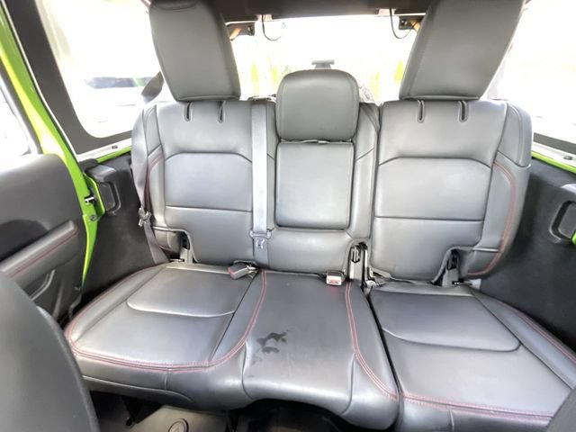 Used 2025 Jeep Wrangler Unlimited Rubicon AWD/4WD image 17