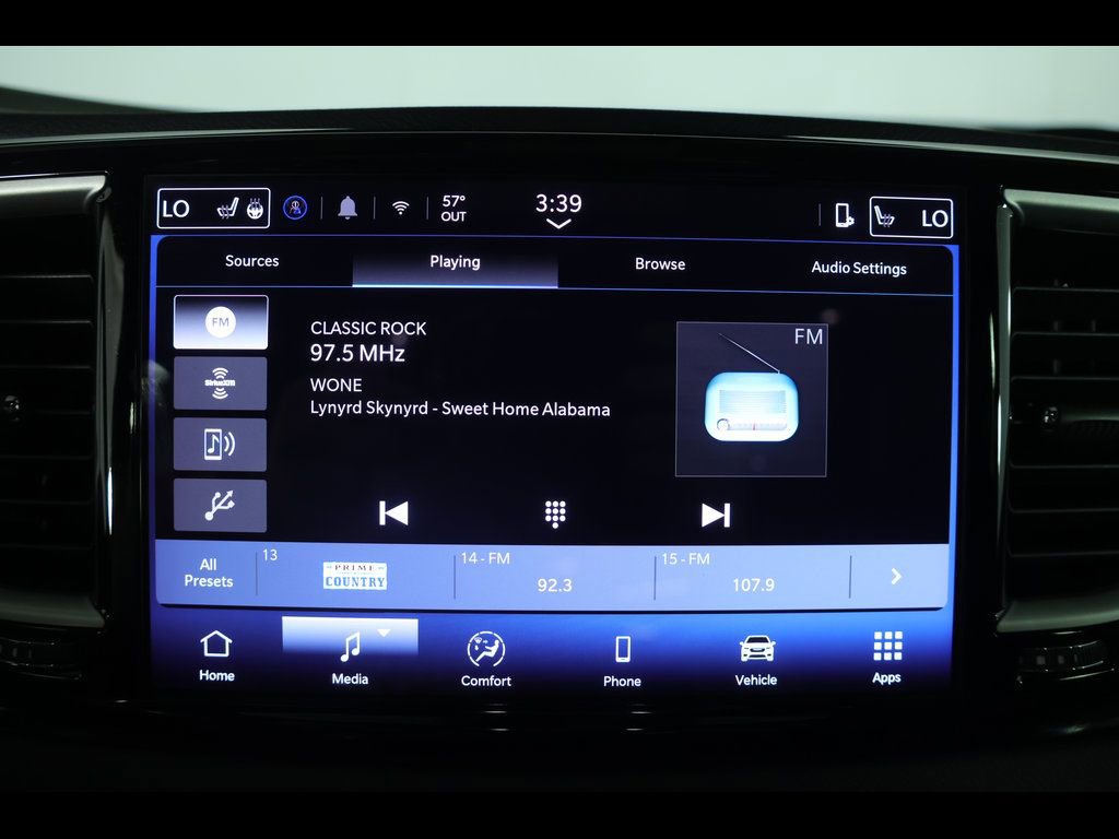 Used 2025 Chrysler Pacifica Select FWD image 26