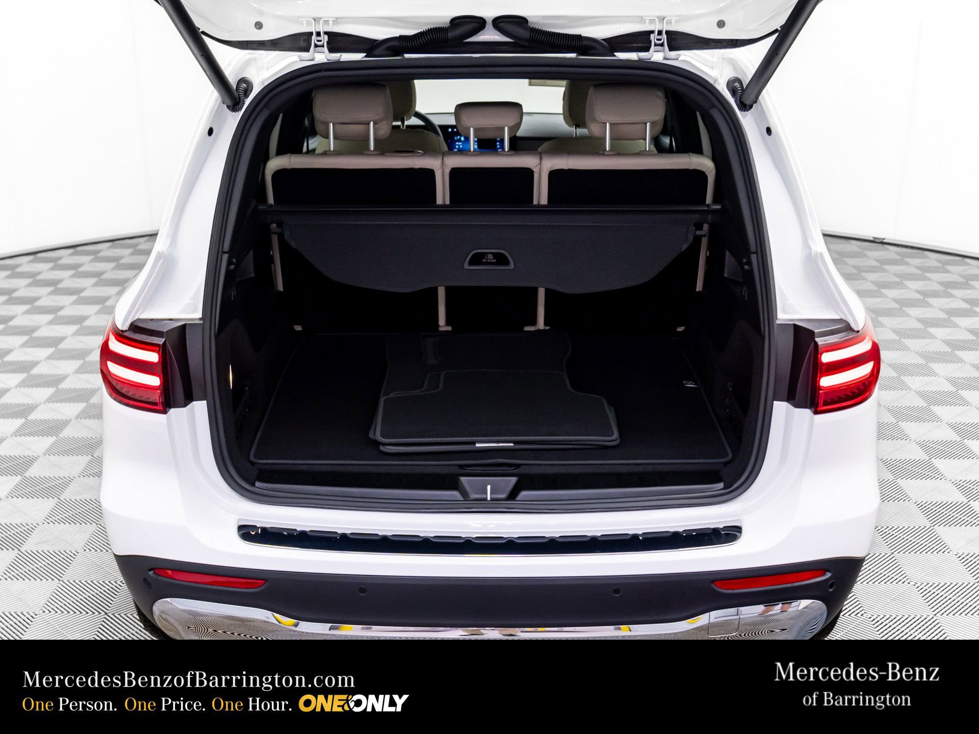 New 2026 Mercedes-Benz GLB 250 4MATIC image 33