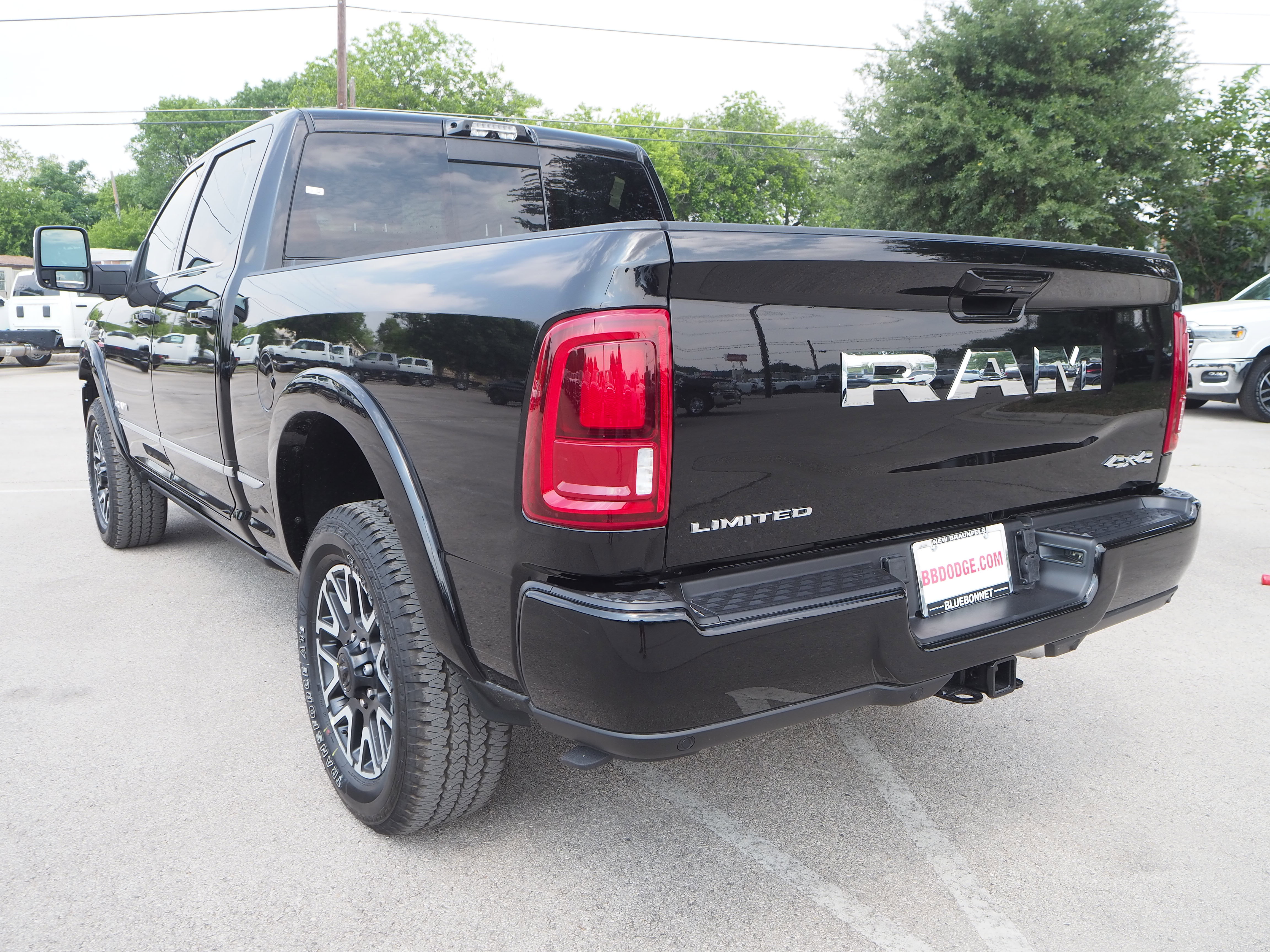 New 2025 RAM 2500 Limited AWD/4WD image 8