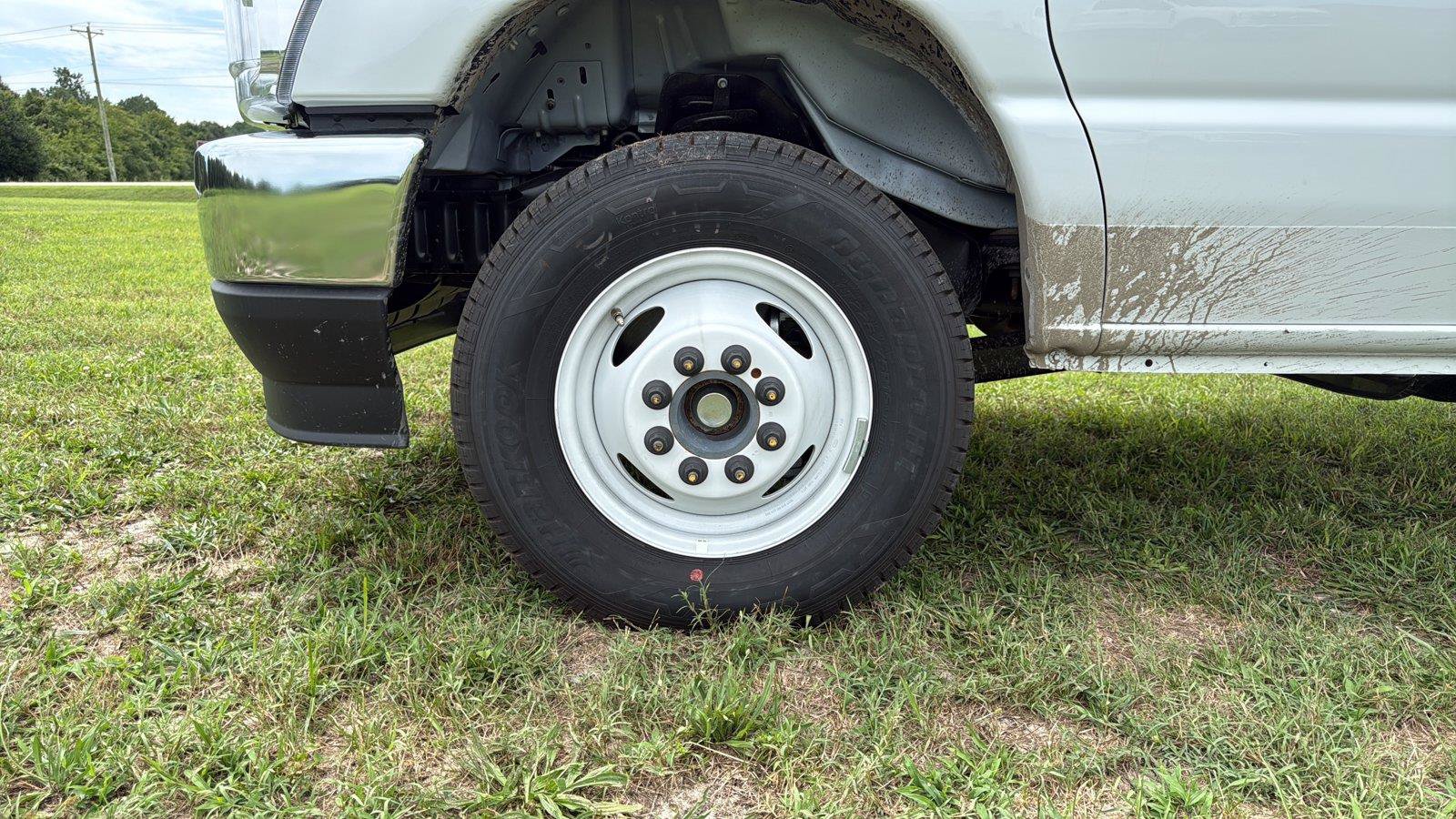 New 2027 Ford E-350 and Econoline 350 Super Duty w/ Power Equipment Group RWD image 9