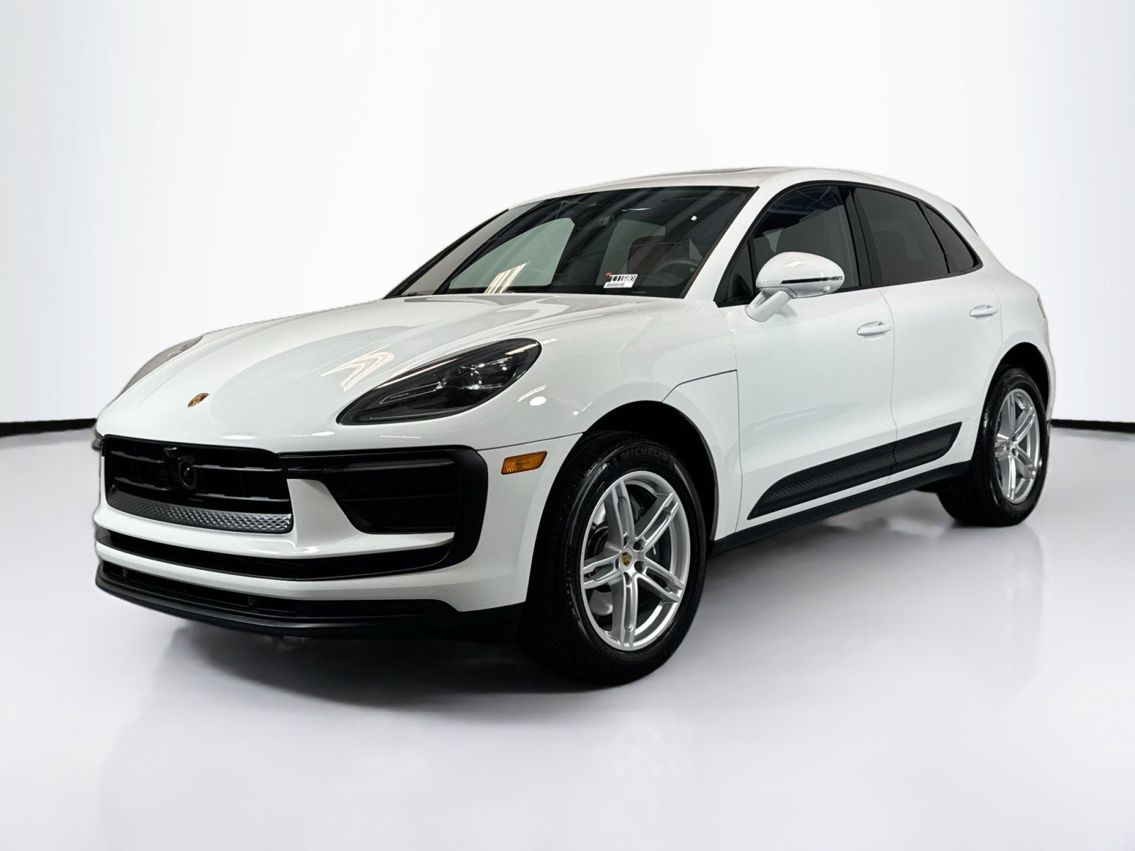 Certified 2026 Porsche Macan AWD/4WD image 1