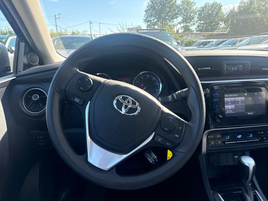 Used 2018 Toyota Corolla LE FWD image 13