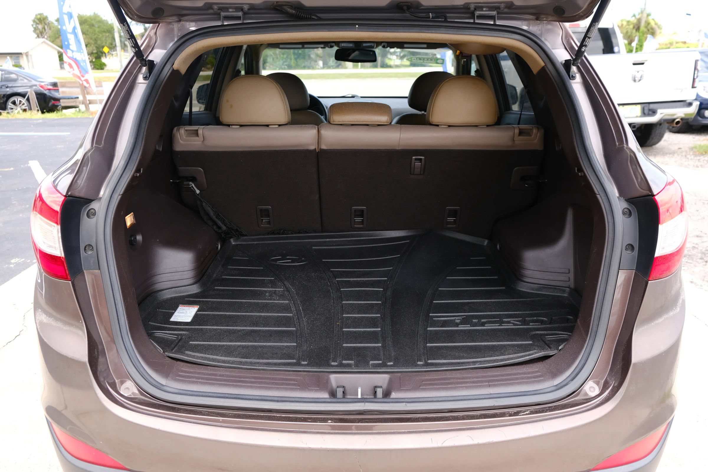 Used 2014 Hyundai Tucson Limited w/ Technology Package 02 FWD image 13