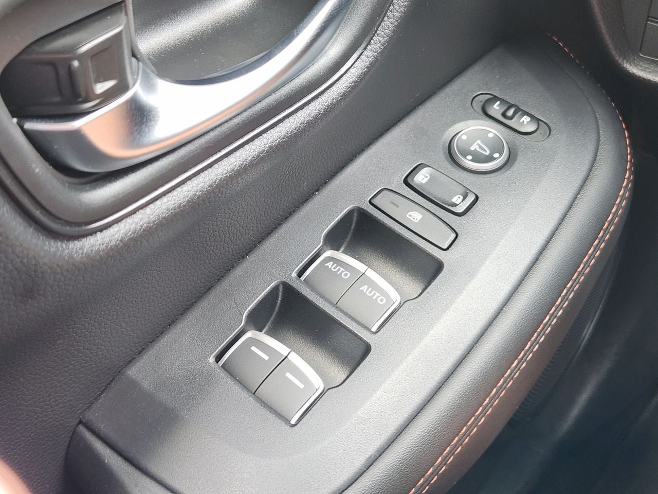 Used 2025 Honda HR-V Sport image 23