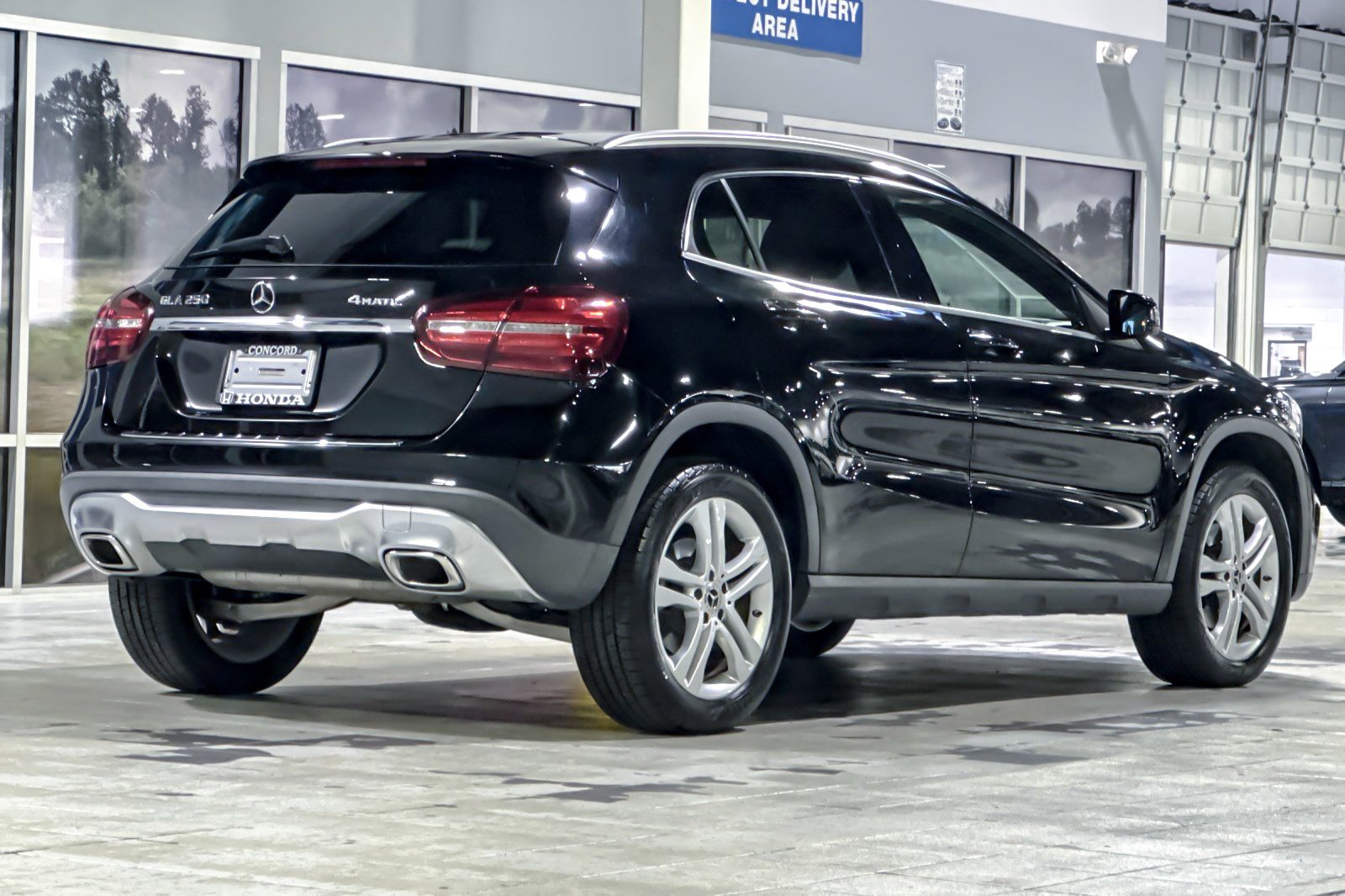 Used 2018 Mercedes-Benz GLA 250 4MATIC image 8