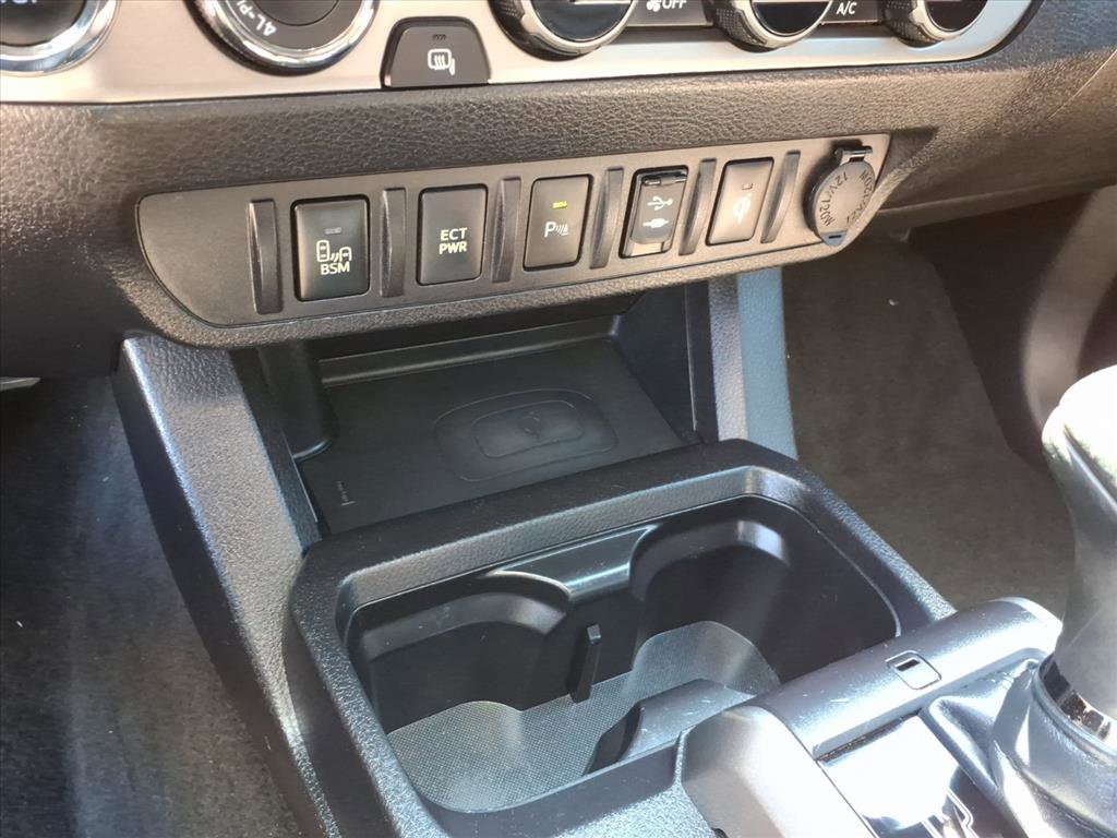 Used 2016 Toyota Tacoma Limited w/ Towing Package image 31