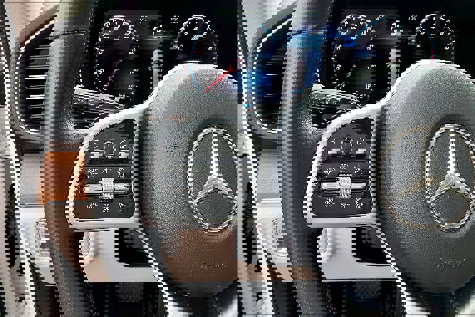 Used 2022 Mercedes-Benz GLE 350 image 24