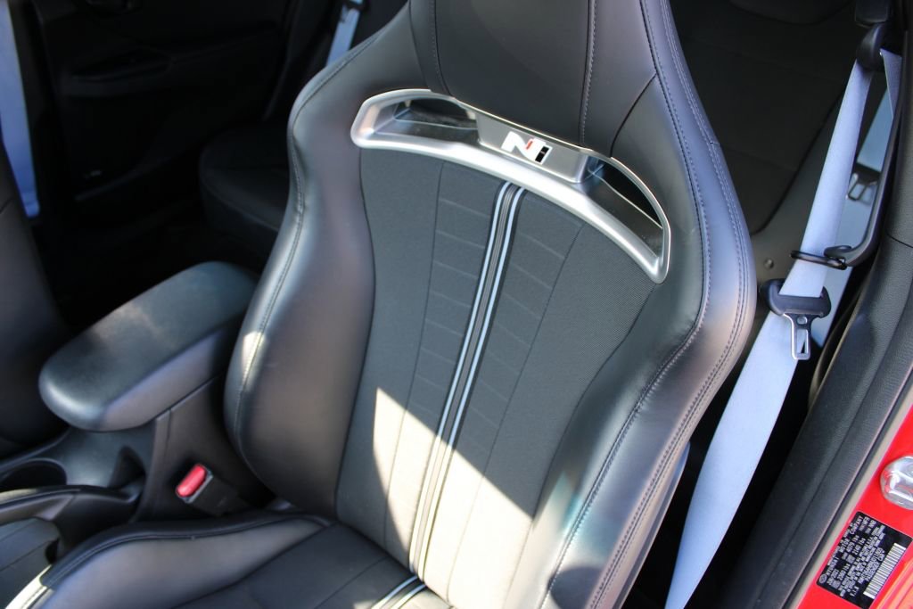 Used 2022 Hyundai Veloster N image 16