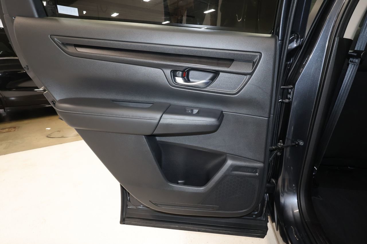 Used 2025 Honda CR-V LX image 20