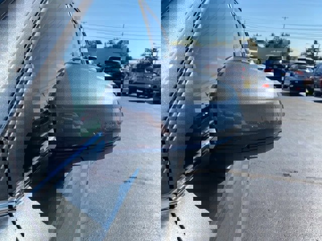 New 2025 Volkswagen Taos SE image 16