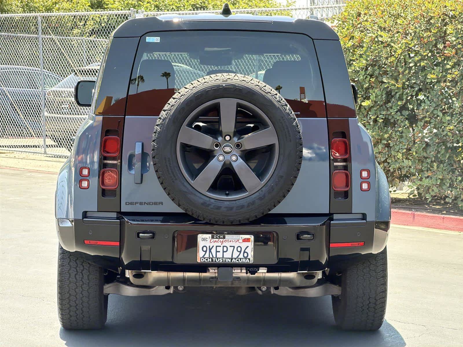 Used 2024 Land Rover Defender 110 X-Dynamic SE AWD/4WD image 6