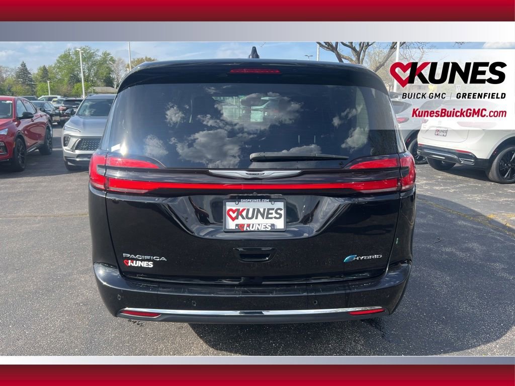 Used 2024 Chrysler Pacifica Limited FWD image 6