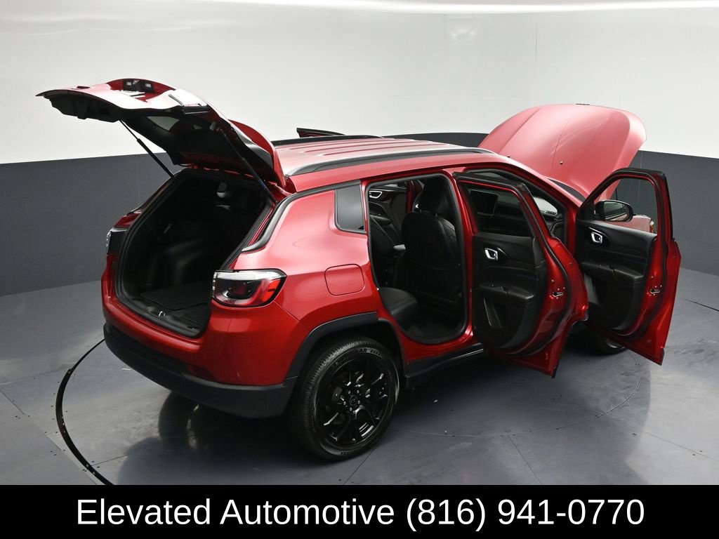 Used 2025 Jeep Compass Latitude w/ Altitude Special Edition AWD/4WD image 33