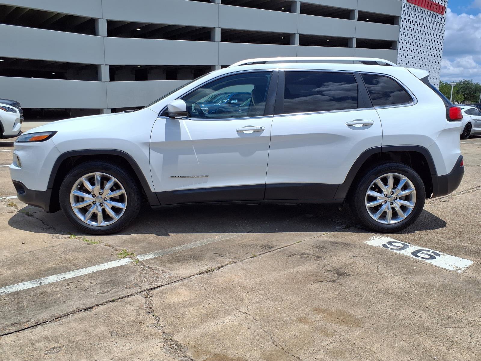 Used 2016 Jeep Cherokee Limited FWD image 28